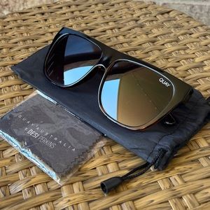 Quay “Drama by Day” sunglasses